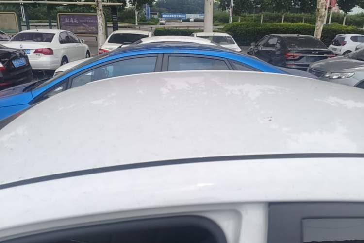 Used Hyundai Verna (older generation) 2020 1.4L Manual GL Refreshed Edition Roof