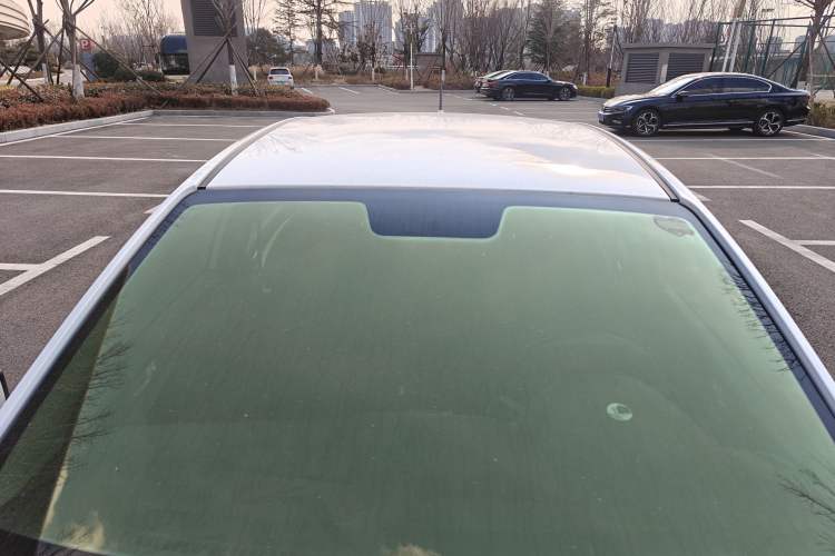 Used Hyundai Verna (older generation) 2020 1.4L Manual GL Refreshed Edition Roof