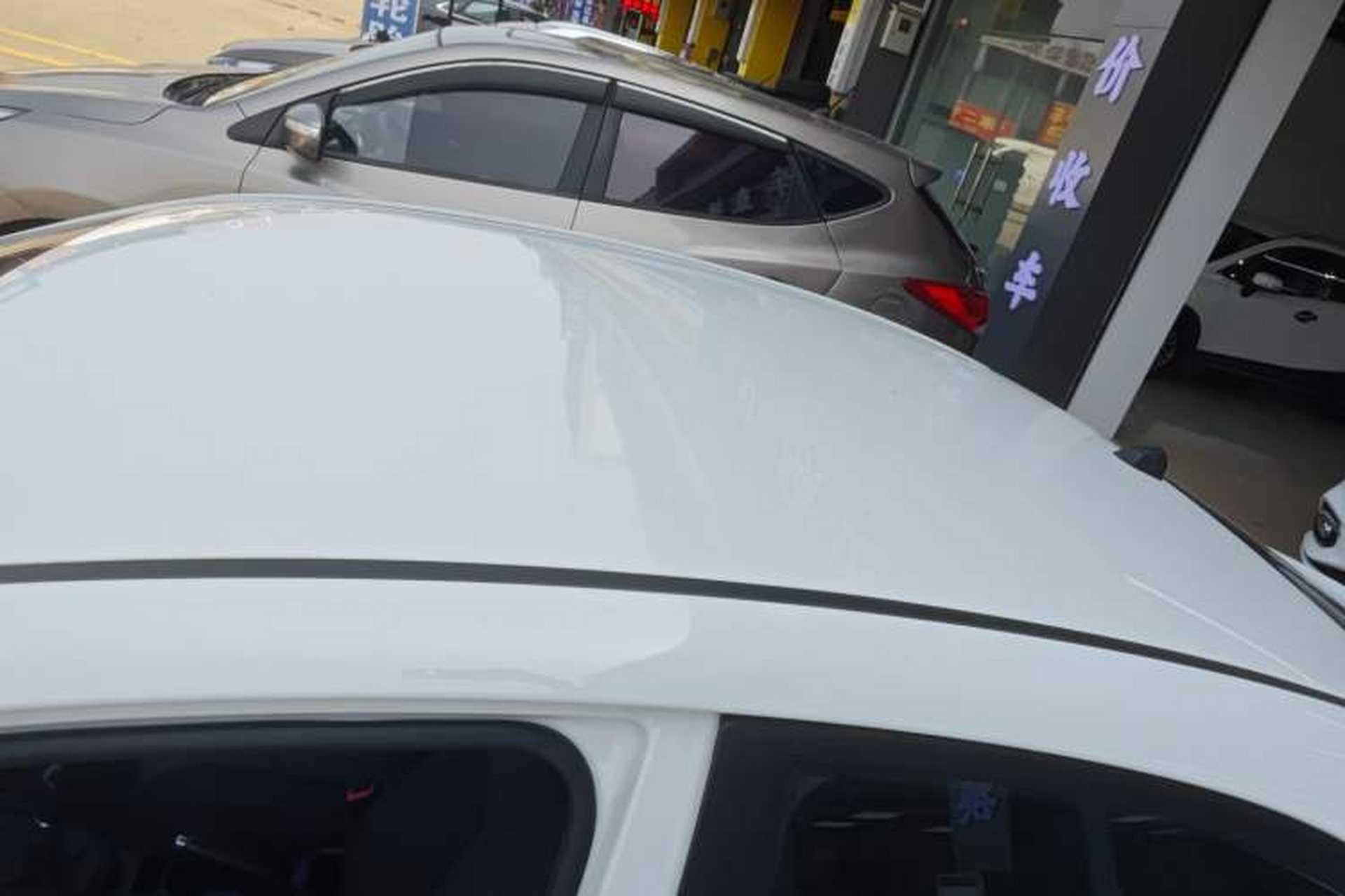 Used Hyundai Verna (older generation) 2020 1.4L Manual GL Refreshed Edition Roof