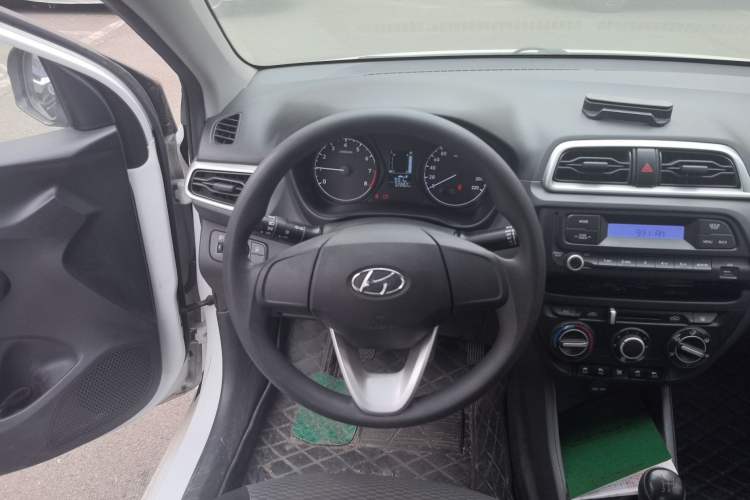 Used Hyundai Verna (older generation) 2020 1.4L Manual GL Refreshed Edition Steering Wheel