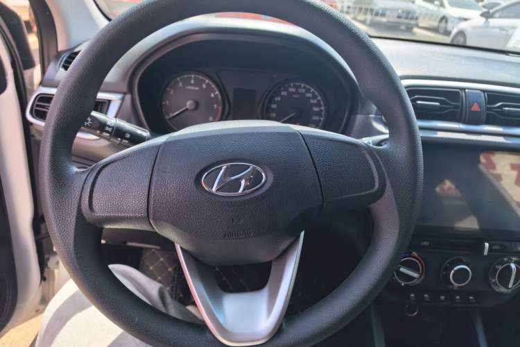 Used Hyundai Verna (older generation) 2020 1.4L Manual GL Refreshed Edition Steering Wheel