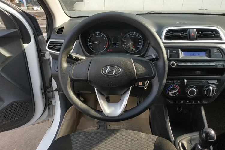 Used Hyundai Verna (older generation) 2020 1.4L Manual GL Refreshed Edition Steering Wheel