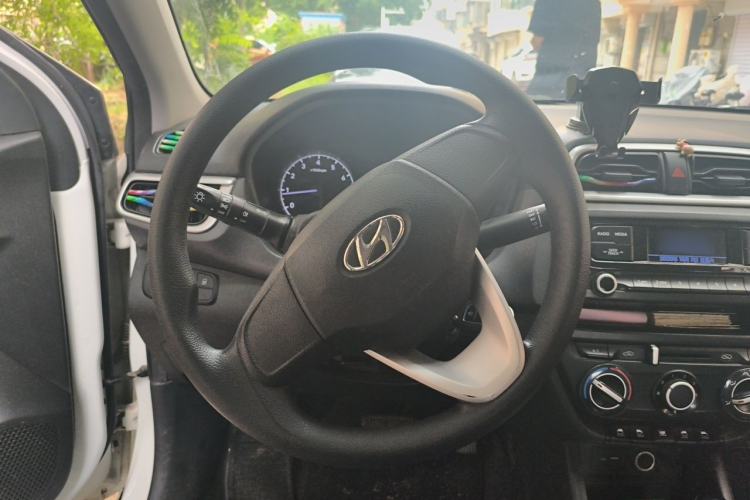 Used Hyundai Verna (older generation) 2020 1.4L Automatic GLS Enjoyment Edition Steering Wheel