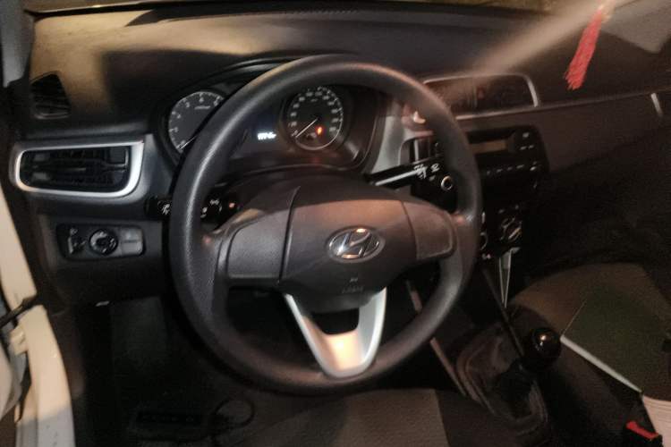 Used Hyundai Verna (older generation) 2020 1.4L Manual GL Refreshed Edition Steering Wheel