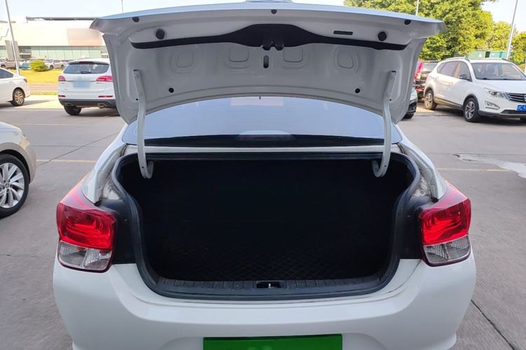 Used Hyundai Verna (older generation) 2020 1.4L Manual GL Refreshed Edition Trunk