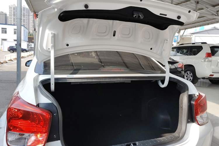Used Hyundai Verna (older generation) 2020 1.4L Manual GL Refreshed Edition Trunk