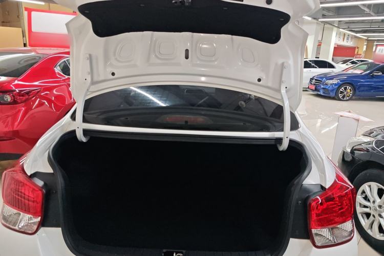 Used Hyundai Verna (older generation) 2020 1.4L Manual GL Refreshed Edition Trunk