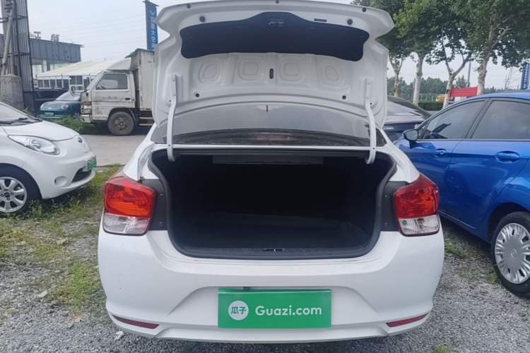 Used Hyundai Verna (older generation) 2020 1.4L Manual GL Refreshed Edition Trunk