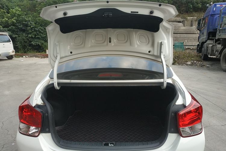 Used Hyundai Verna (older generation) 2020 1.4L Manual GL Refreshed Edition Trunk