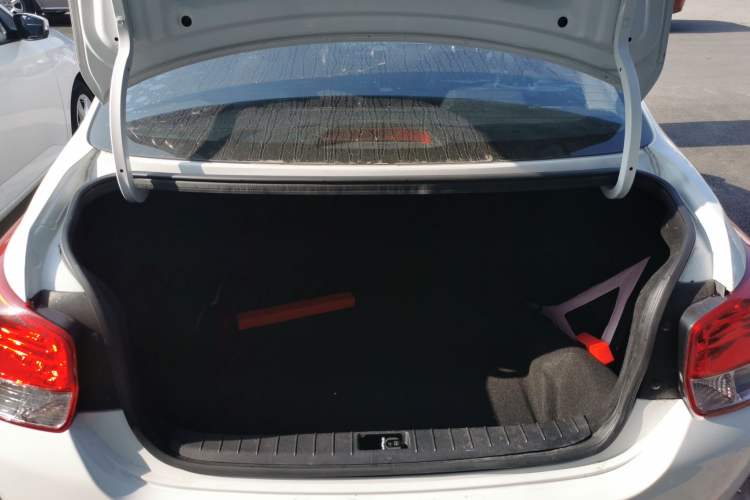 Used Hyundai Verna (older generation) 2020 1.4L Manual GL Refreshed Edition Trunk