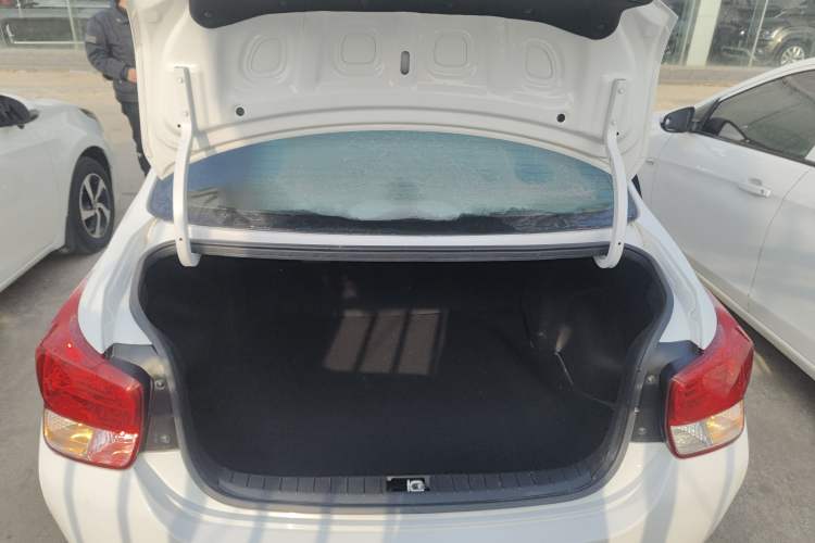 Used Hyundai Verna (older generation) 2020 1.4L Manual GL Refreshed Edition Trunk