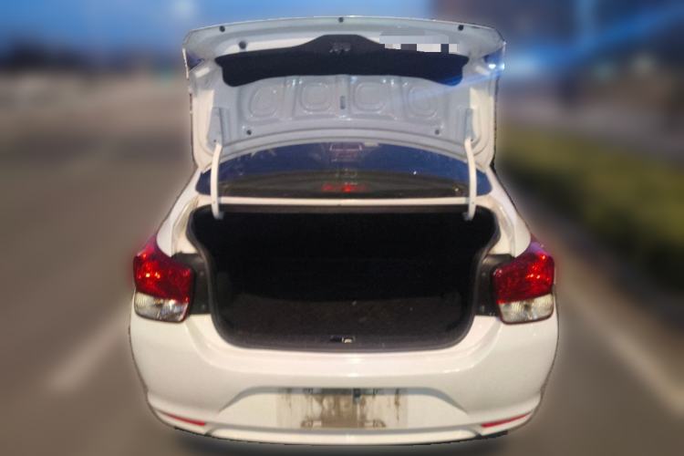 Used Hyundai Verna (older generation) 2020 1.4L Manual GL Refreshed Edition Trunk