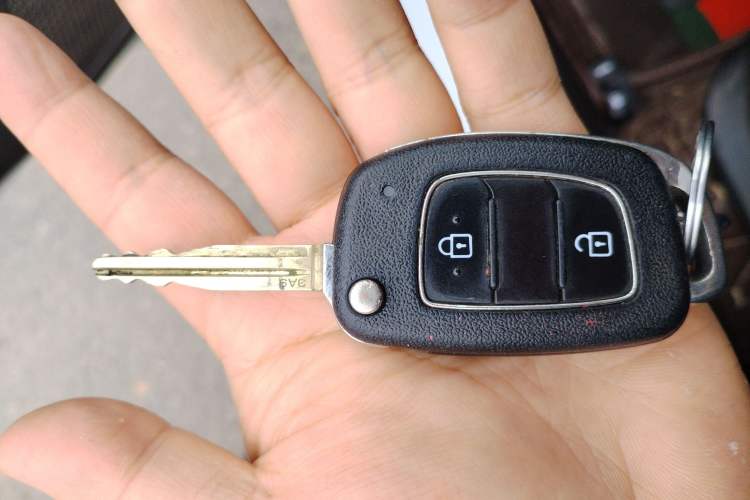 Used Hyundai Verna (older generation) 2020 1.4L Manual GL Refreshed Edition Vehicle Key