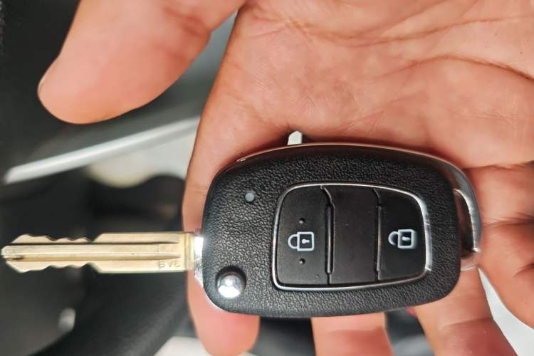 Used Hyundai Verna (older generation) 2020 1.4L Manual GL Refreshed Edition Vehicle Key
