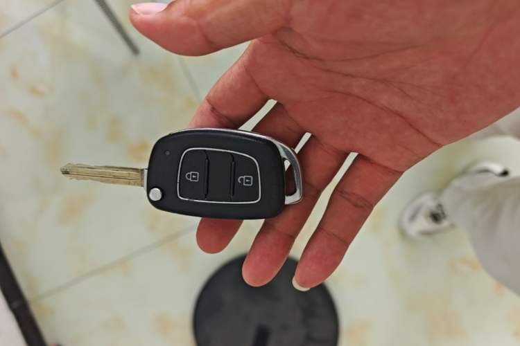 Used Hyundai Verna (older generation) 2020 1.4L Manual GL Refreshed Edition Vehicle Key