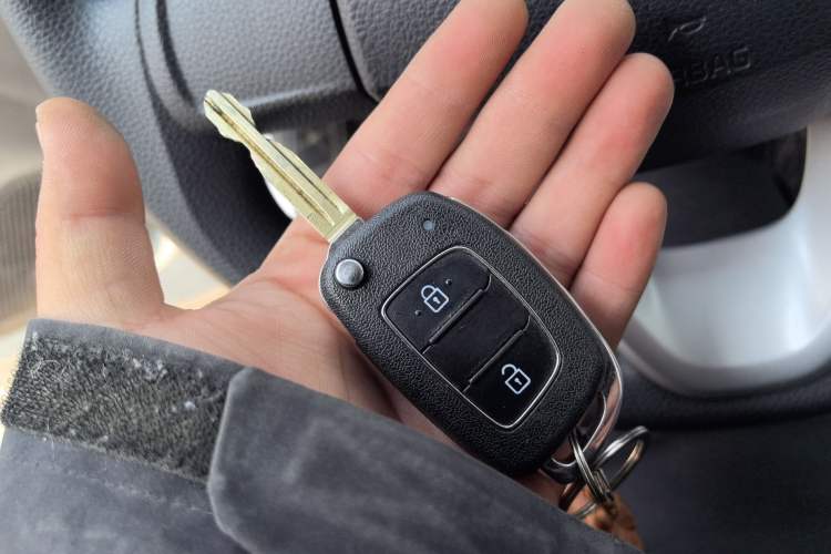 Used Hyundai Verna (older generation) 2020 1.4L Manual GL Refreshed Edition Vehicle Key