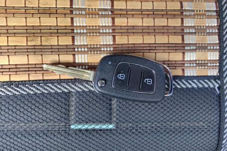 Used Hyundai Verna (older generation) 2020 1.4L Manual GL Refreshed Edition Vehicle Key