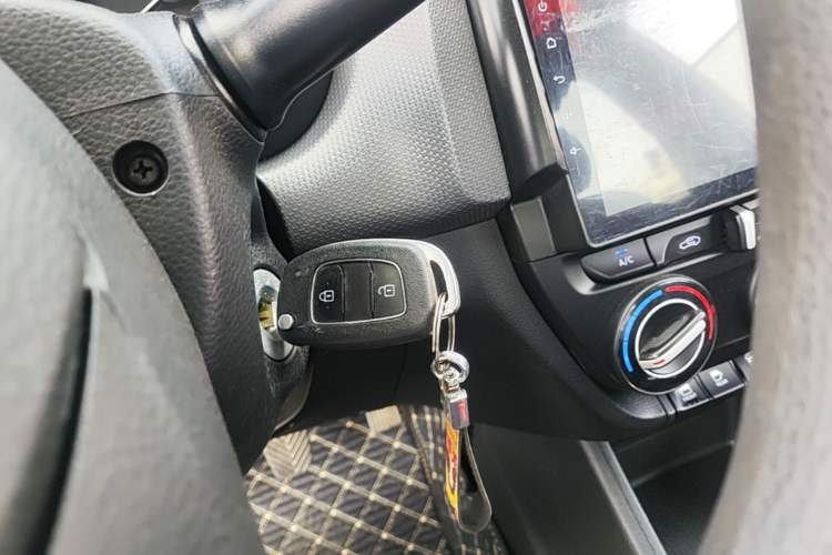Used Hyundai Verna (older generation) 2020 1.4L Manual GL Refreshed Edition Vehicle Key