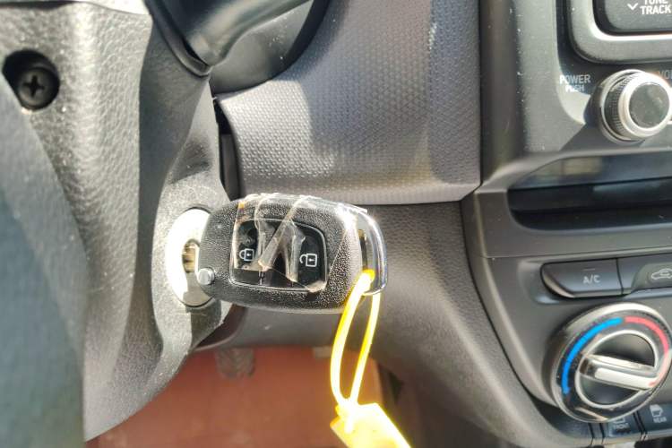 Used Hyundai Verna (older generation) 2020 1.4L Manual GL Refreshed Edition Vehicle Key