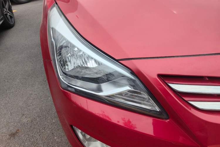 Used Hyundai Verna Ray 2014 1.4L Automatic GLX Exterior 5