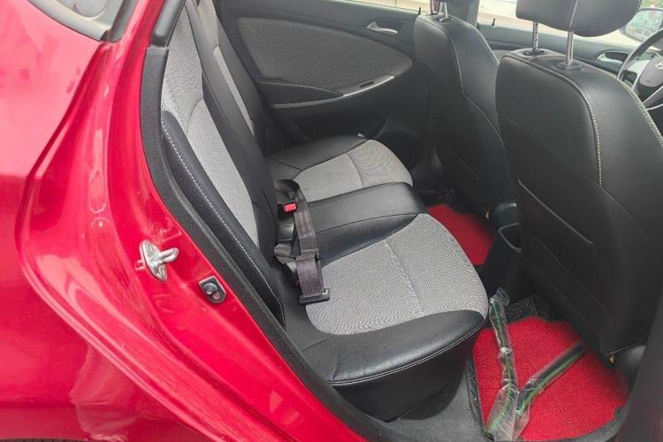 Used Hyundai Verna Ray 2014 1.4L Automatic GLX Interior 5