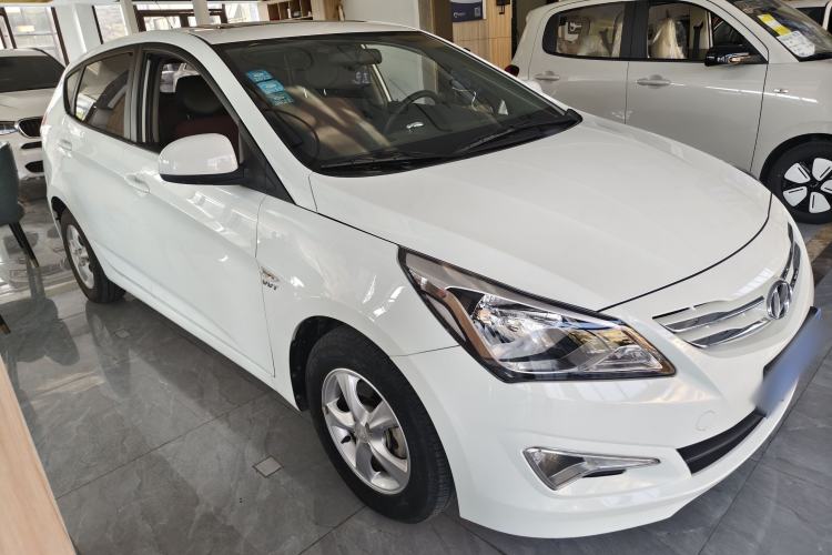 Used Hyundai Verna Ray 2014 1.4L Automatic GLX Exterior 2