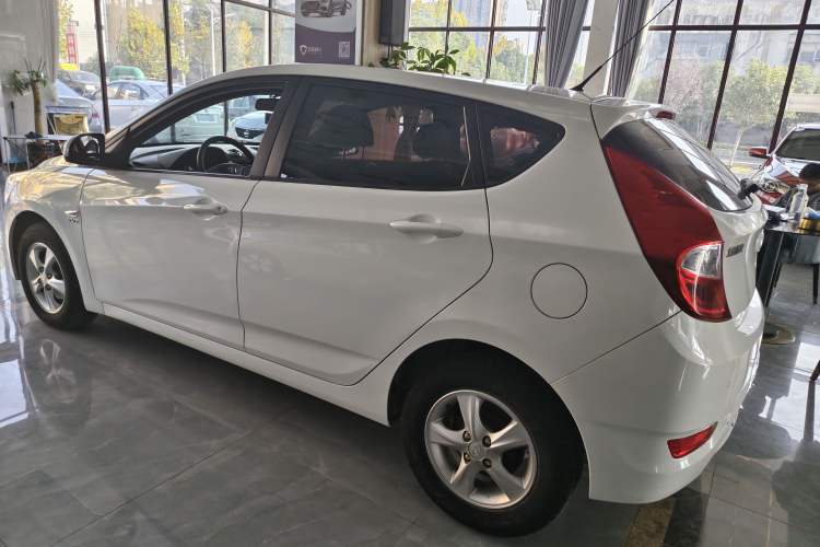 Used Hyundai Verna Ray 2014 1.4L Automatic GLX Exterior 3
