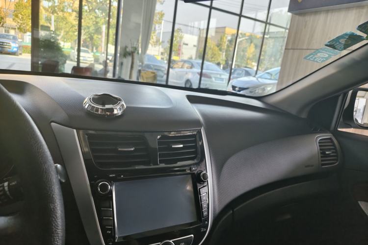 Used Hyundai Verna Ray 2014 1.4L Automatic GLX Interior 1