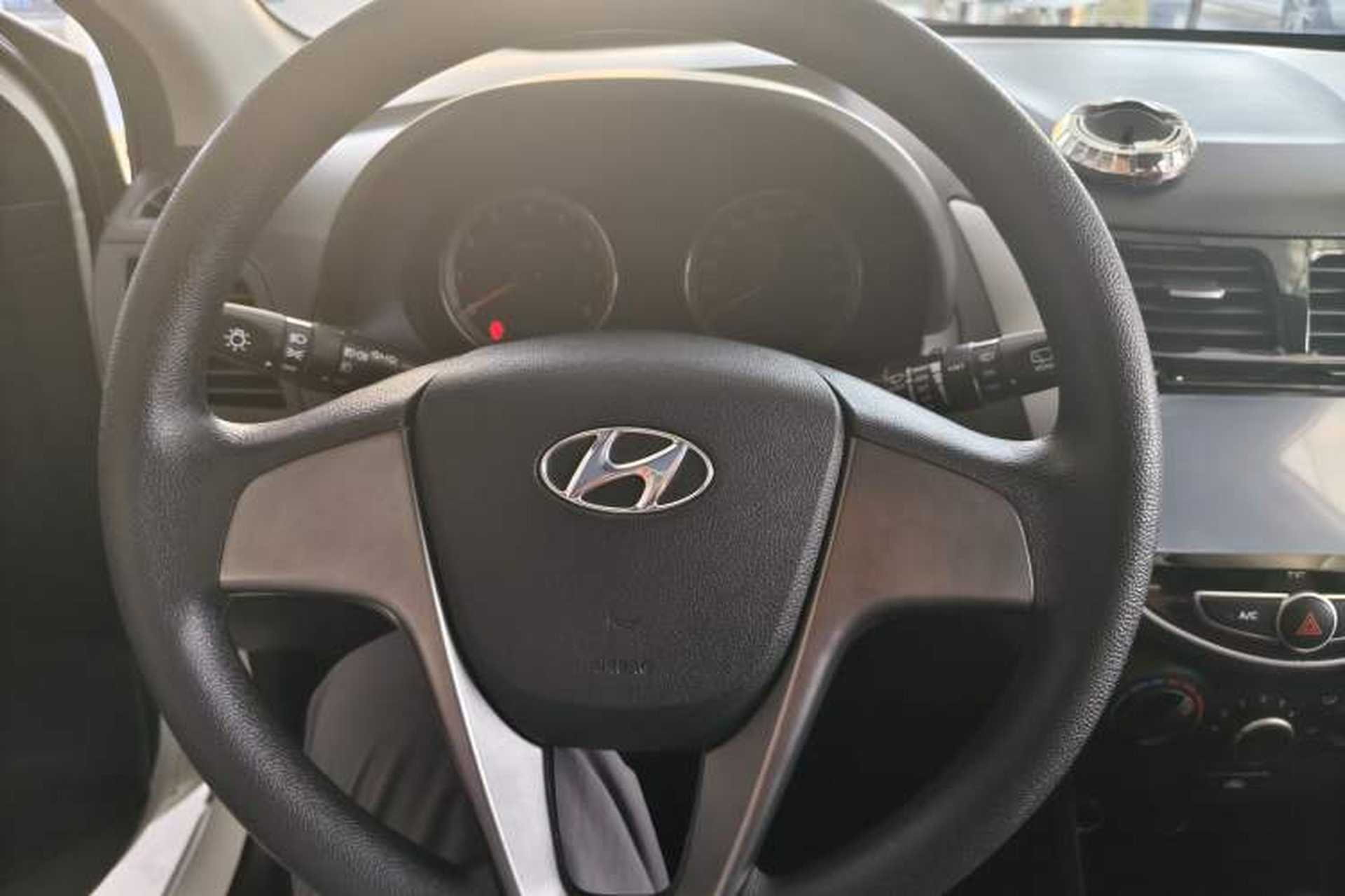 Used Hyundai Verna Ray 2014 1.4L Automatic GLX Interior 2