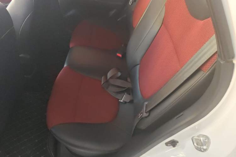 Used Hyundai Verna Ray 2014 1.4L Automatic GLX Left Rear Seat