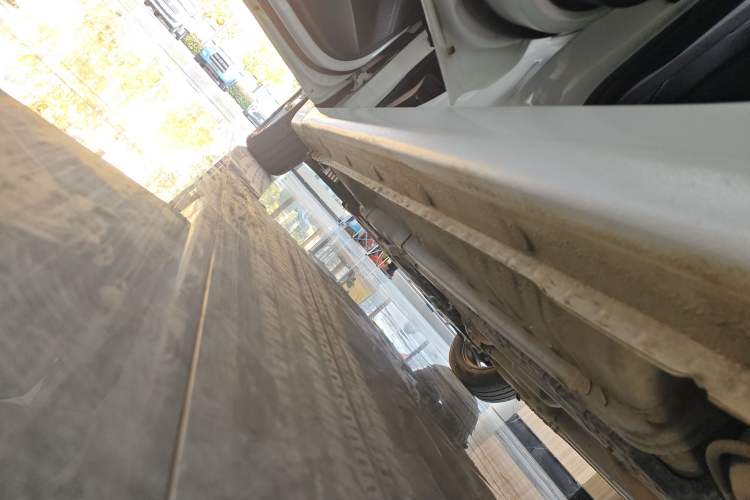 Used Hyundai Verna Ray 2014 1.4L Automatic GLX Left Side Sill