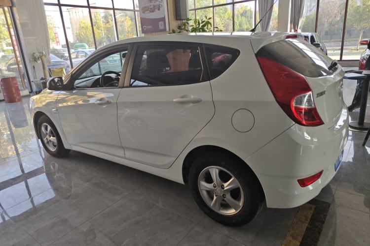 Used Hyundai Verna Ray 2014 1.4L Automatic GLX Left Side