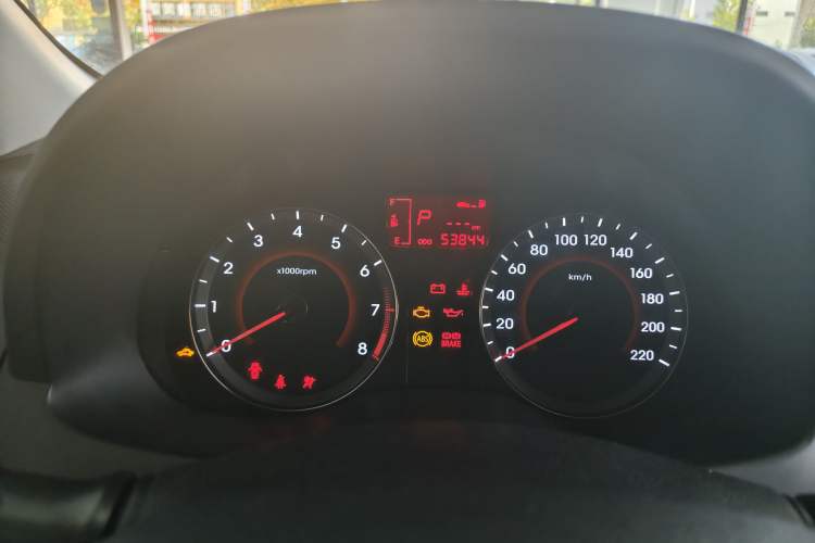 Used Hyundai Verna Ray 2014 1.4L Automatic GLX Odometer Close Up