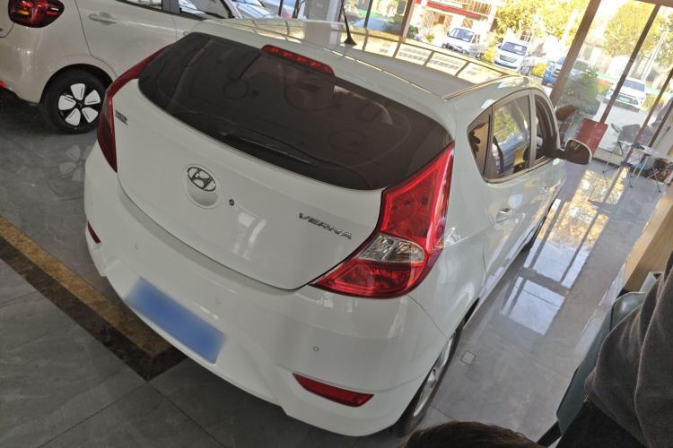 Used Hyundai Verna Ray 2014 1.4L Automatic GLX Rear Right 45 Deg