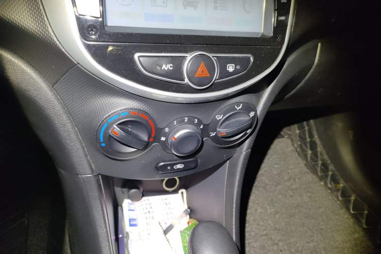 Used Hyundai Verna Ray 2014 1.4L Automatic GLX Audio And AC Panel
