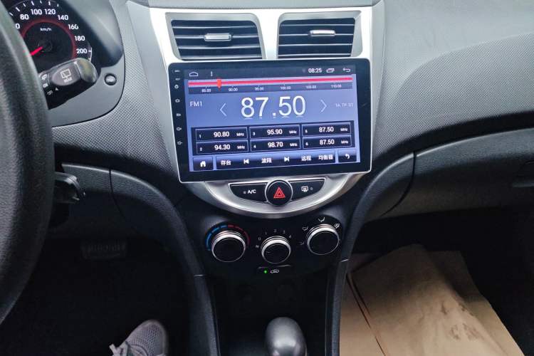 Used Hyundai Verna Ray 2014 1.4L Automatic GLX Audio And AC Panel