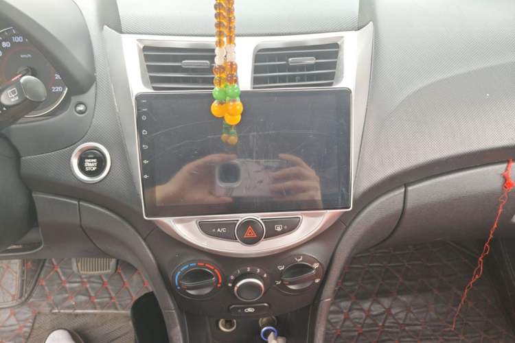 Used Hyundai Verna Ray 2014 1.6L Automatic TOP Audio And AC Panel