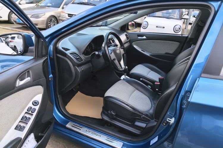 Used Hyundai Verna Ray 2014 1.4L Automatic TOP Driver Seat
