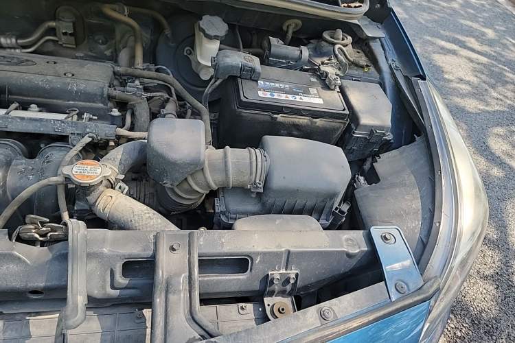 Used Hyundai Verna Ray 2014 1.4L Manual GLX Engine Bay Left