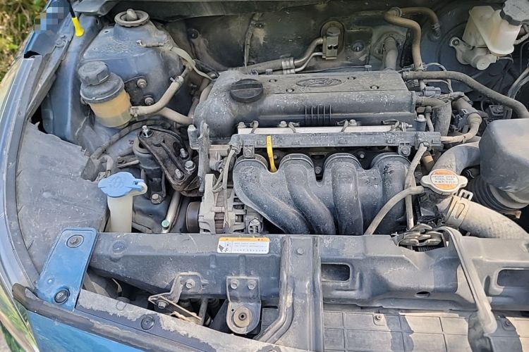 Used Hyundai Verna Ray 2014 1.4L Manual GLX Engine Bay Right