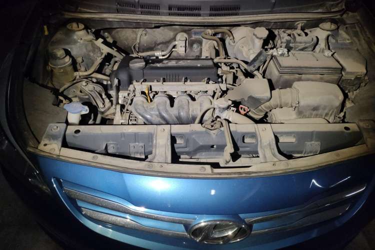 Used Hyundai Verna Ray 2014 1.4L Automatic GLX Engine Bay