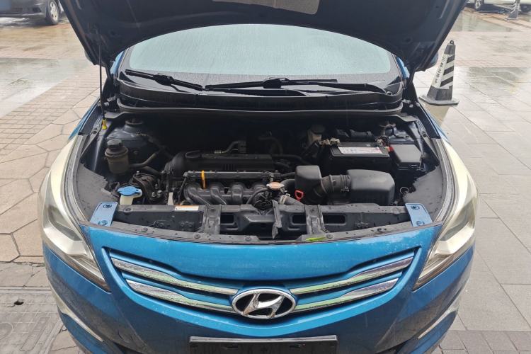 Used Hyundai Verna Ray 2014 1.4L Automatic GLX Engine Bay