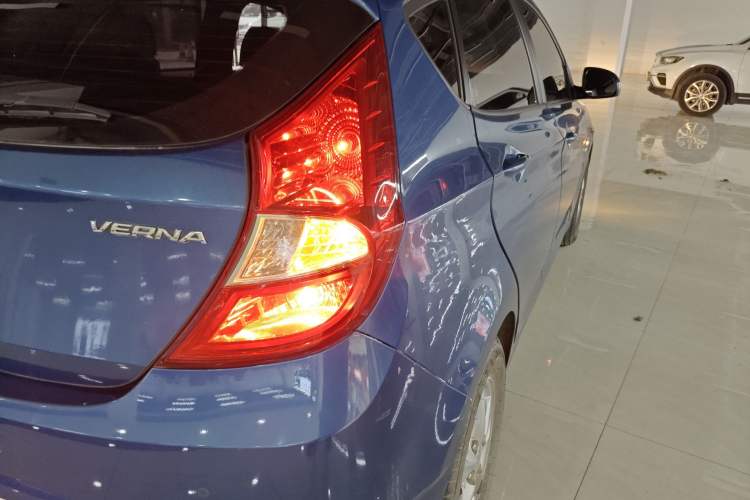 Used Hyundai Verna Ray 2014 1.4L Automatic GLX Exterior 6