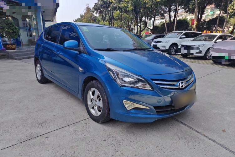 Used Hyundai Verna Ray 2014 1.4L Automatic GLX Front Right 45 Deg