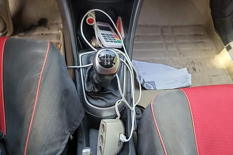 Used Hyundai Verna Ray 2014 1.4L Manual GLX Gear Lever