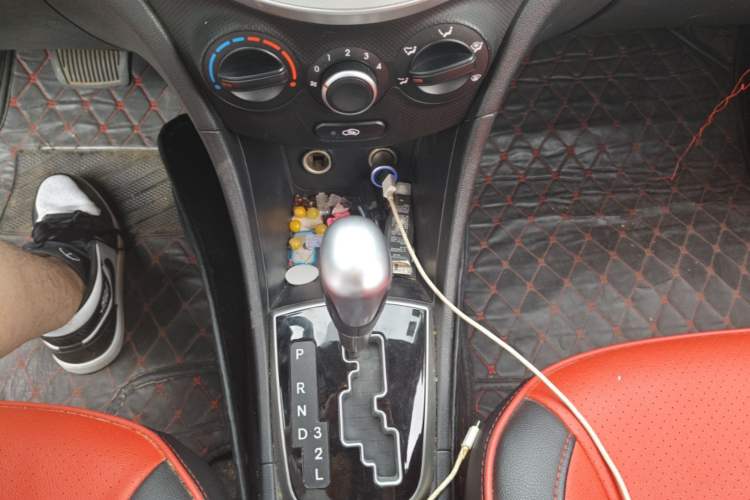 Used Hyundai Verna Ray 2014 1.6L Automatic TOP Gear Lever