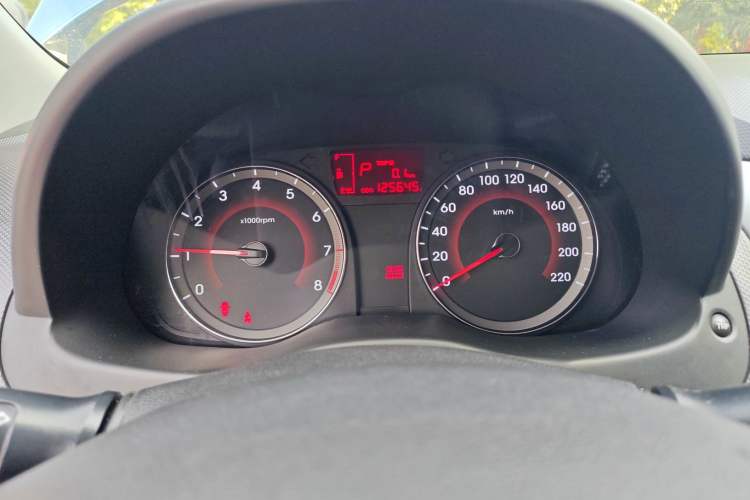 Used Hyundai Verna Ray 2014 1.4L Automatic GLX Instrument Cluster
