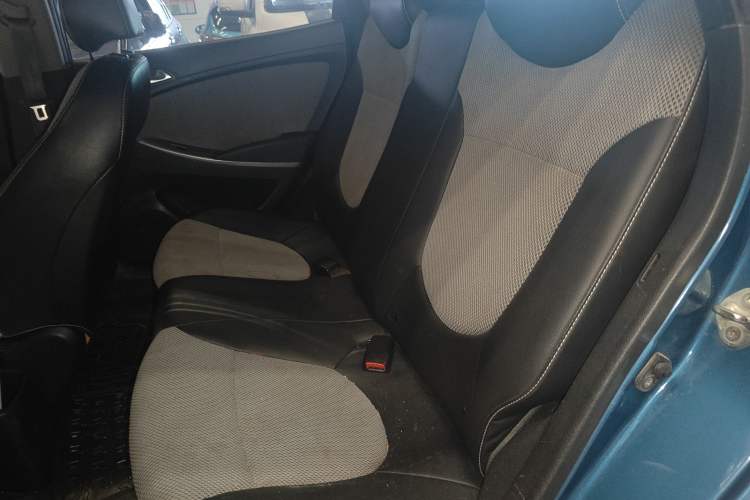 Used Hyundai Verna Ray 2014 1.6L Automatic TOP Interior 1