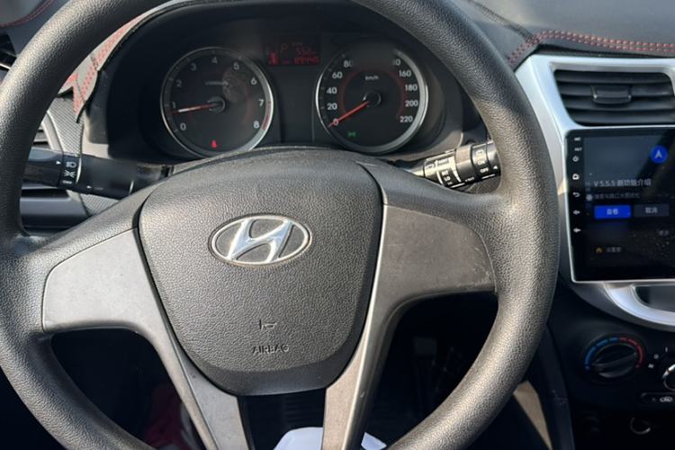 Used Hyundai Verna Ray 2014 1.4L Automatic GLX Interior 2