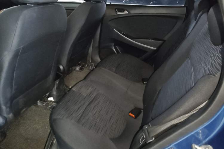 Used Hyundai Verna Ray 2014 1.4L Automatic GLX Interior 4